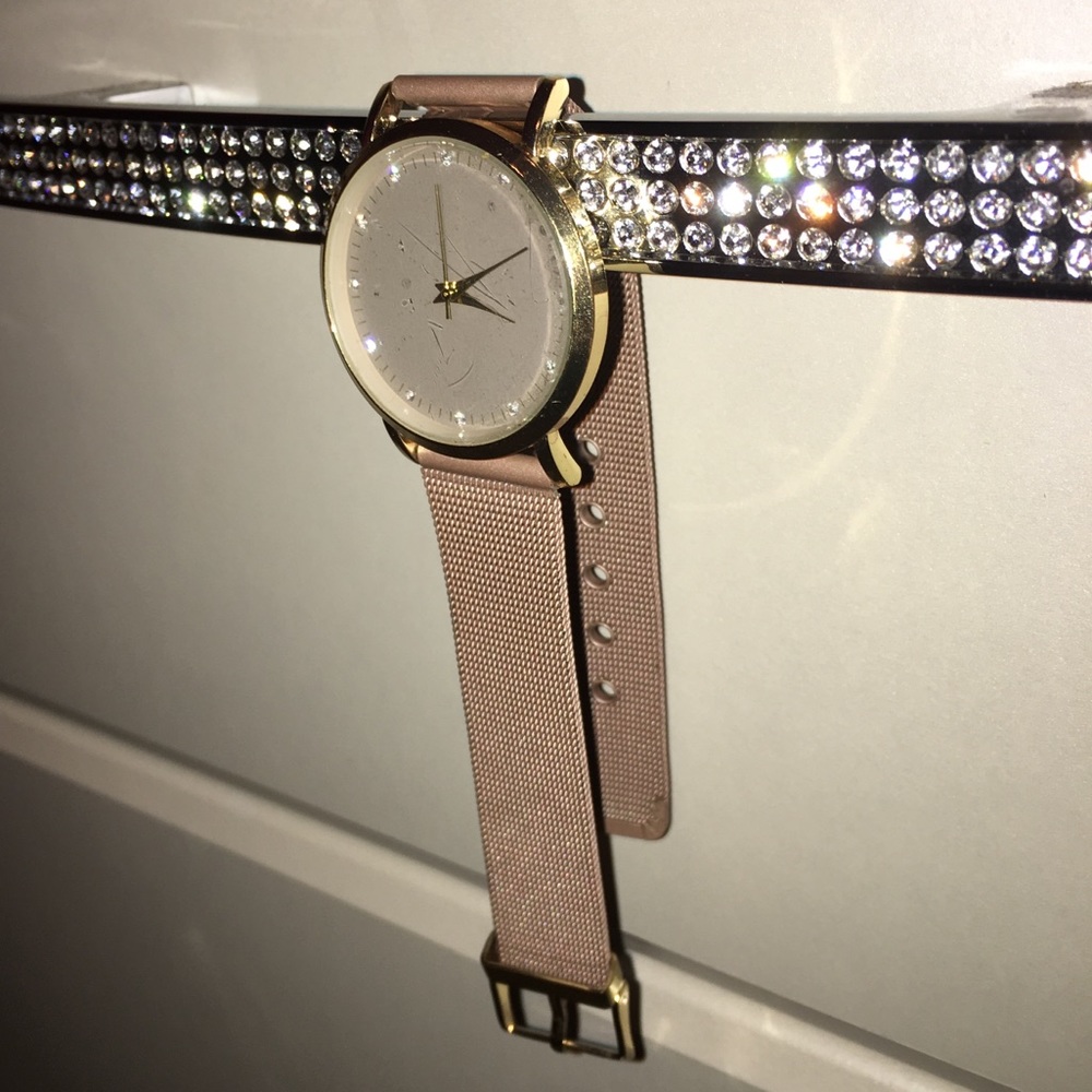 Working Dust Pink Metal Band Girls Watch!
